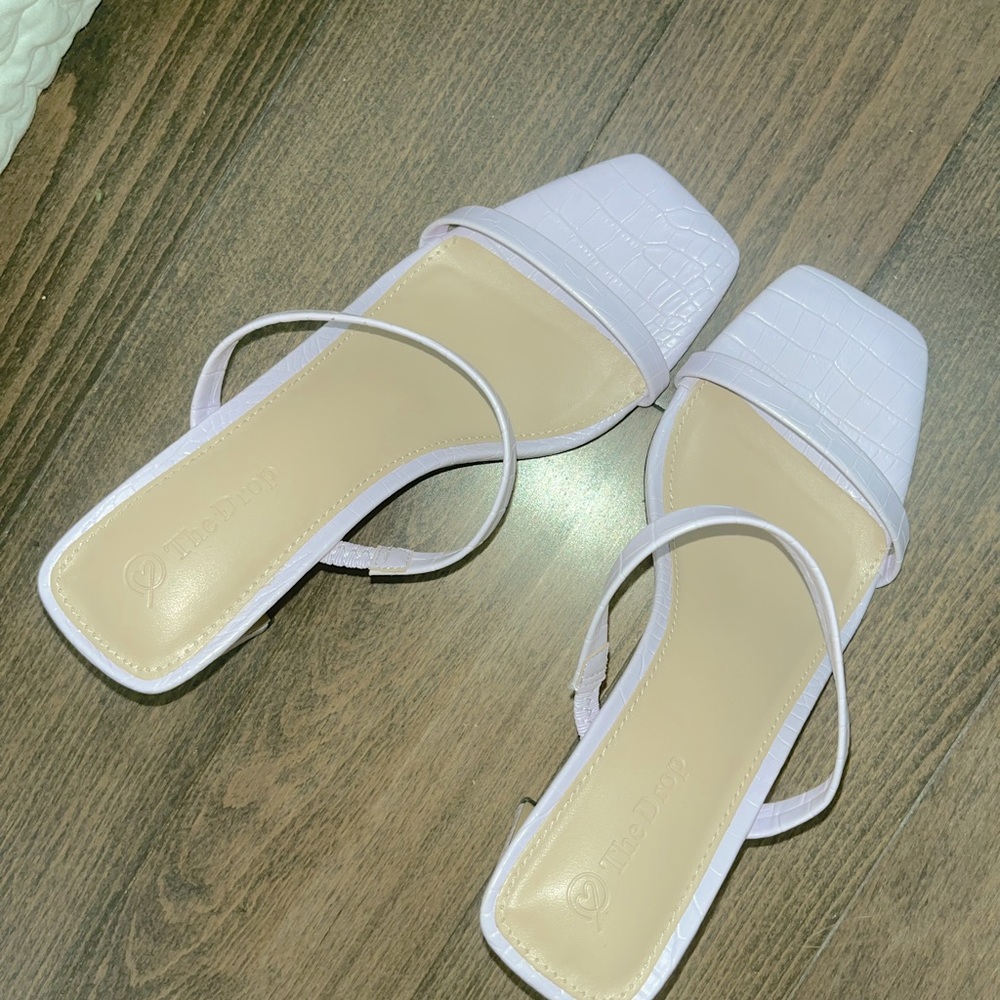 The drop Size 8 Heels, never been worn xxo